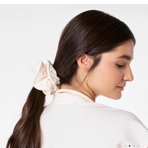 Figs scrubs limited edition off white scrunchie nwt